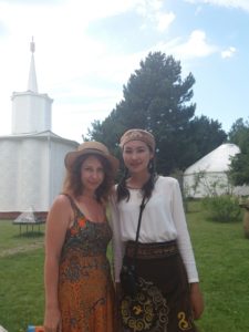 экскурсовод рух ордо, национальная одежда киргизии
